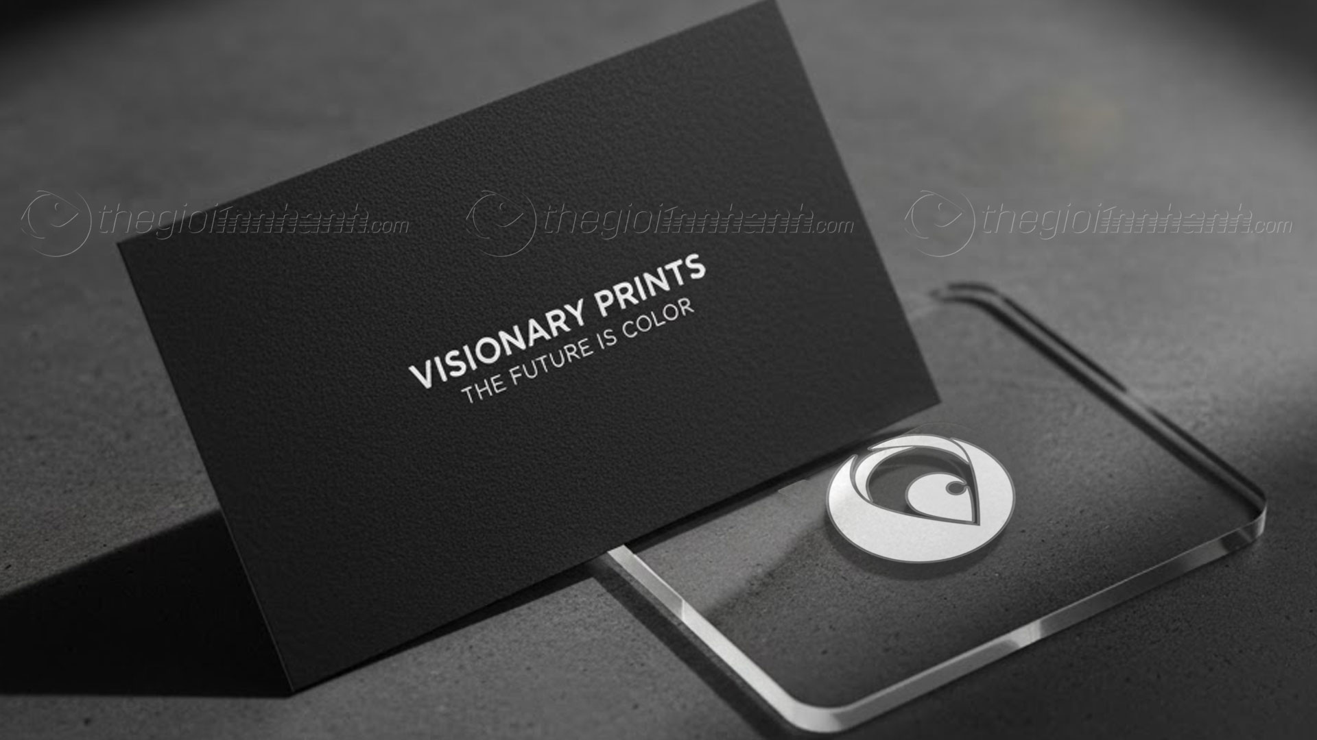 Ấn phẩm sử dụng màu trắng trên nền tối và ấn phẩm in màu trắng trên chất liệu trong suốt